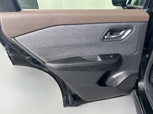 Used 2023 Nissan Rogue SV image 26