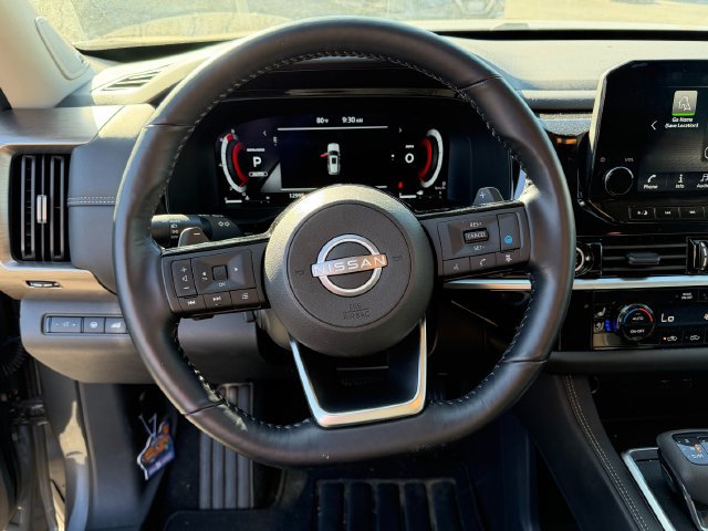 Used 2024 Nissan Pathfinder Platinum AWD/4WD image 18