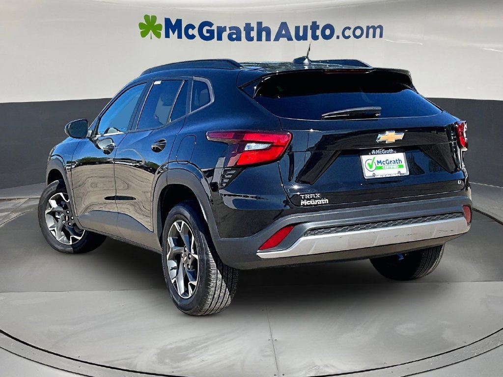 Used 2025 Chevrolet Trax LT FWD image 5