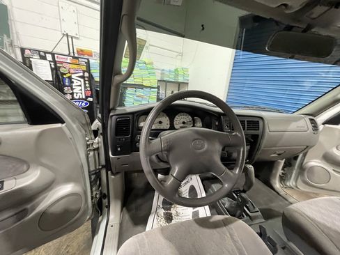 Used 2003 Toyota Tacoma 4x4 Xtracab V6 image 10