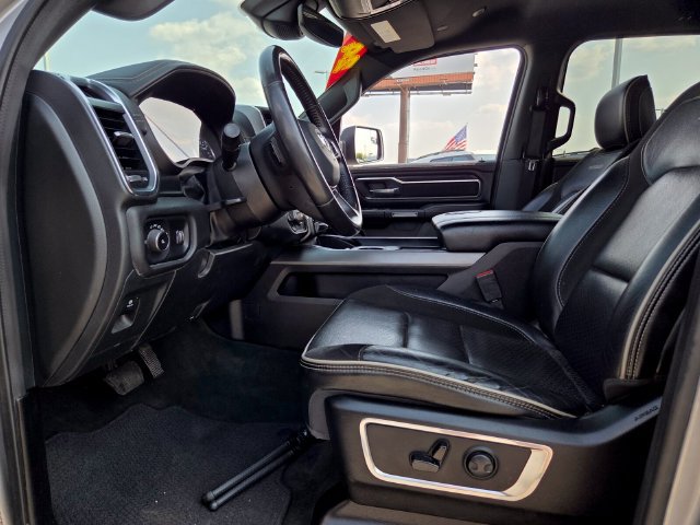 Used 2024 RAM 1500 Laramie AWD/4WD image 4