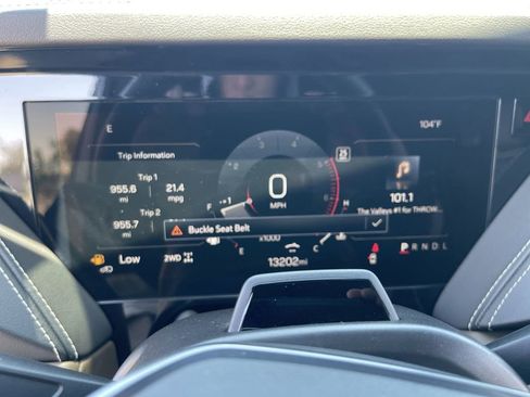 Used 2025 GMC Yukon Denali Ultimate AWD/4WD image 11