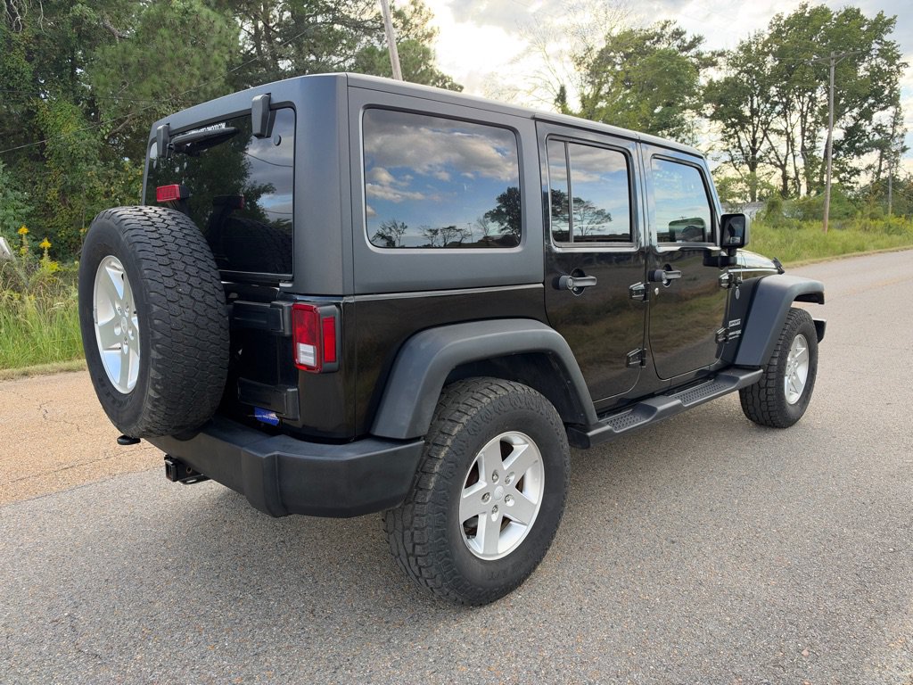 Used 2018 Jeep Wrangler Unlimited Sport S AWD/4WD image 3