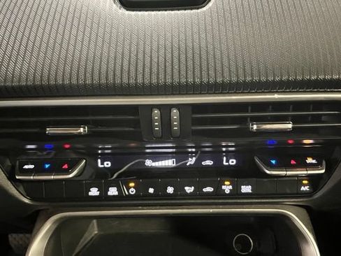 Used 2025 MAZDA CX-90 3.3 Turbo w/ Select Package AWD/4WD image 27