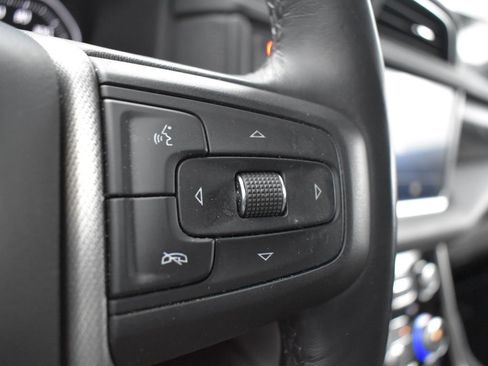 Used 2021 GMC Yukon XL Denali w/ Denali Premium Package image 17