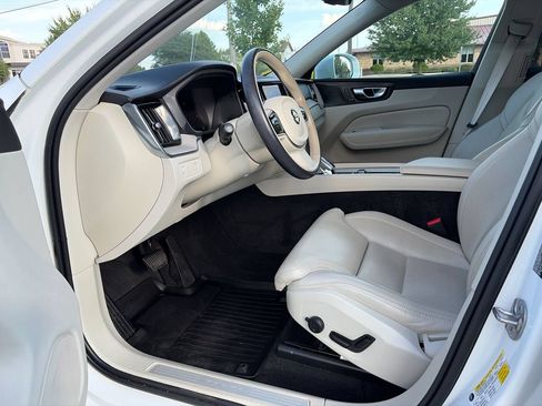 Used 2022 Volvo XC60 B5 Inscription AWD/4WD image 10