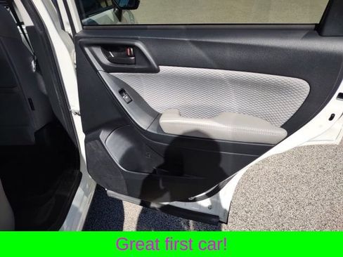 Used 2018 Subaru Forester 2.5i Premium w/ All-Weather Package AWD/4WD image 19