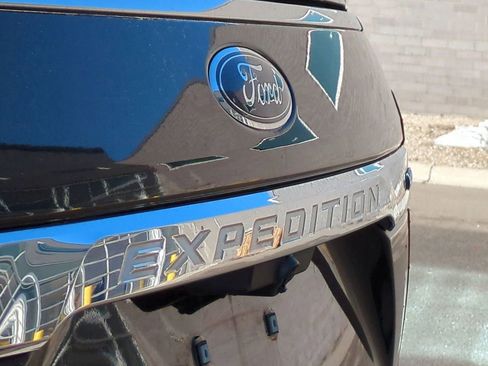 Used 2021 Ford Expedition Max XLT image 12