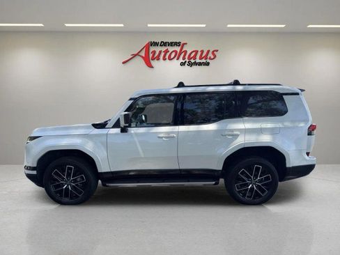 Used 2024 Lexus GX 550 w/ Accessory Package (2T) AWD/4WD image 4
