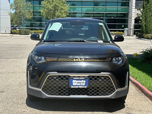Used 2025 Kia Soul LX w/ LX Technology Package FWD image 3