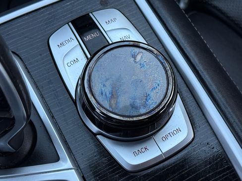 Used 2019 BMW 750i xDrive w/ Executive Package image 33