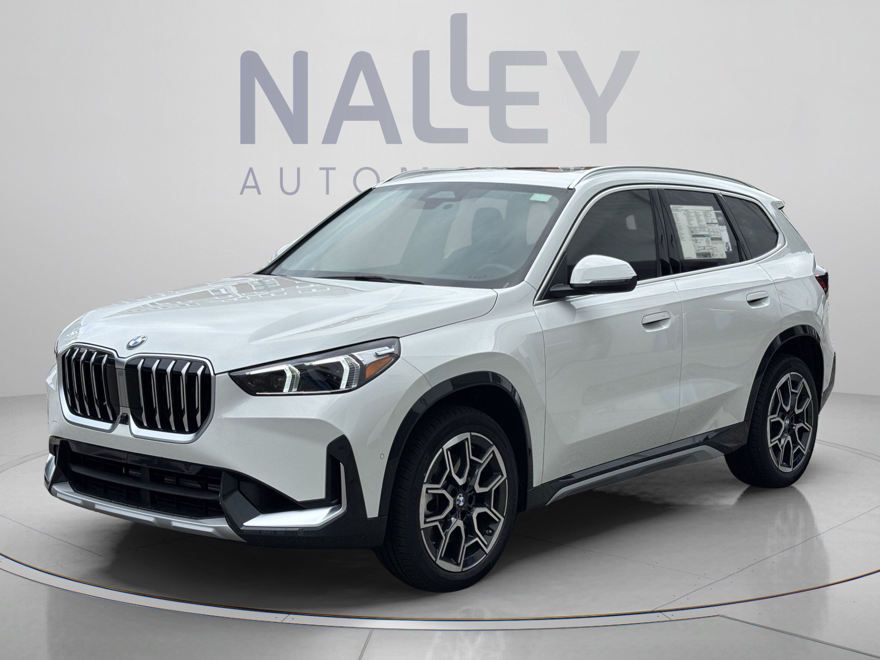 Used 2026 BMW X1 xDrive28i w/ Technology Package AWD/4WD image 1