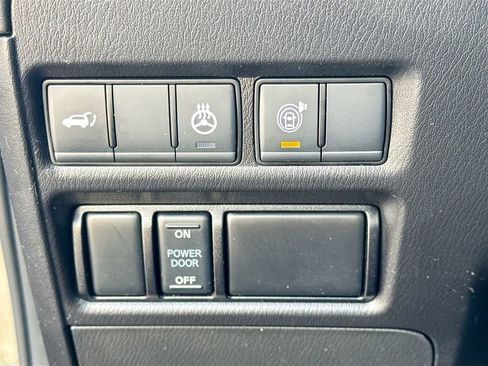 Used 2023 Nissan Armada Platinum w/ Captain's Chairs Package image 11