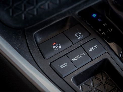 Used 2024 Toyota RAV4 LE image 18