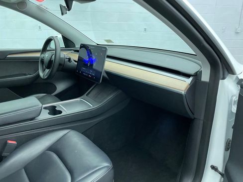 Used 2023 Tesla Model Y Long Range AWD/4WD image 23