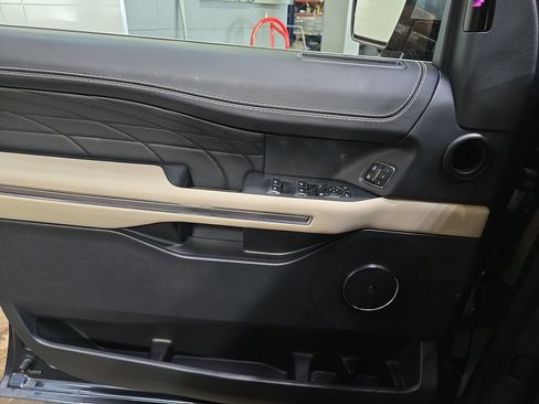 Used 2022 Ford Expedition Platinum AWD/4WD image 30