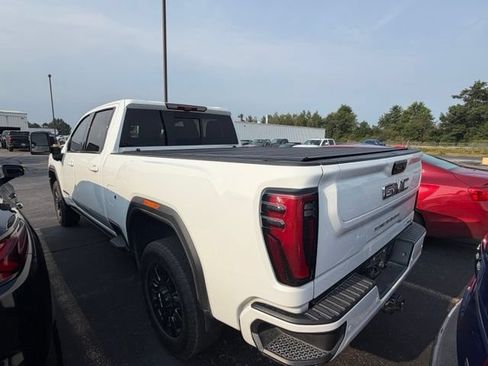 Used 2025 GMC Sierra 3500 AT4 w/ AT4 Premium Plus Package AWD/4WD image 9