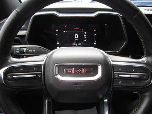 Used 2023 GMC Canyon AT4 w/ AT4 Premium Package AWD/4WD image 12