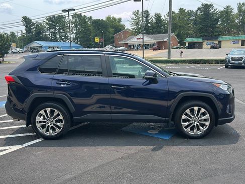 Used 2021 Toyota RAV4 XLE Premium AWD/4WD image 11