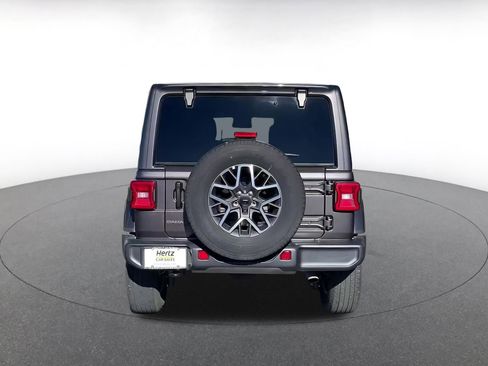 Used 2025 Jeep Wrangler Sahara image 11