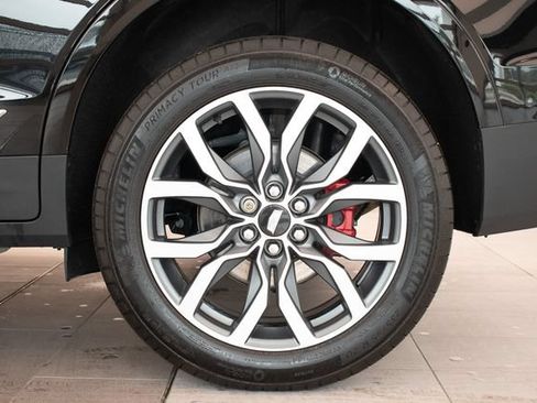 Used 2024 Cadillac XT5 Sportv w/ Technology Package AWD/4WD image 9