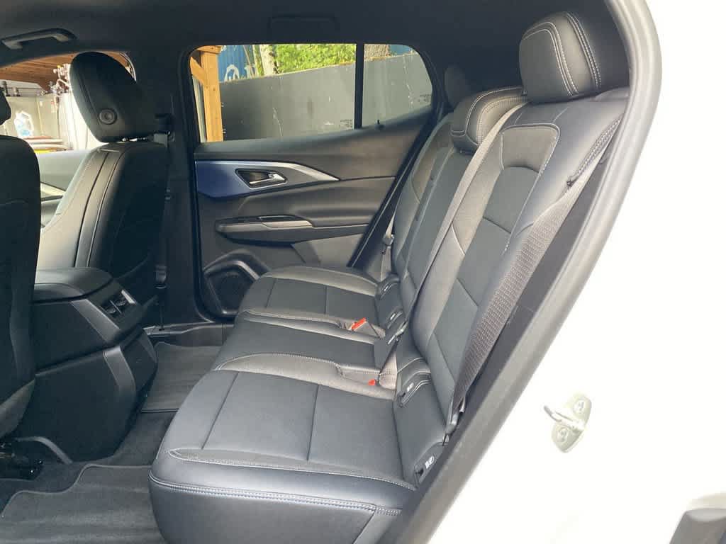 Used 2026 Chevrolet Equinox EV LT FWD image 16