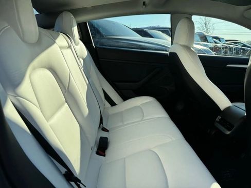Used 2021 Tesla Model 3 Standard Range Plus image 22