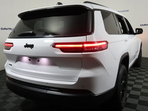 Used 2024 Jeep Grand Cherokee L Laredo AWD/4WD image 6