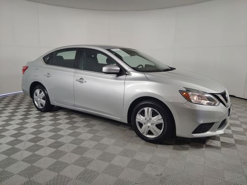 Used 2019 Nissan Sentra S image 7