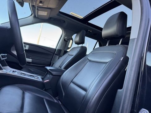 Certified 2023 Ford Explorer XLT w/ Equipment Group 202A image 8