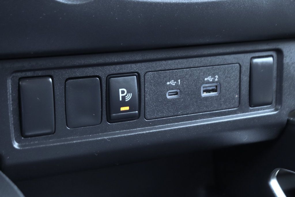 Used 2025 Nissan Frontier SV RWD image 31