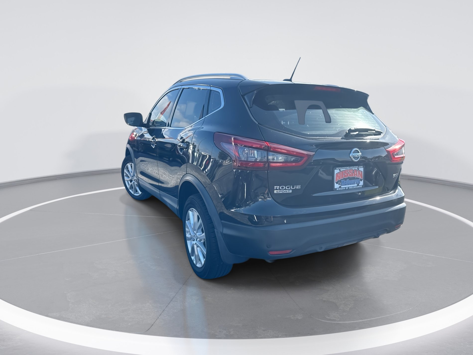 Used 2020 Nissan Rogue Sport SV FWD image 6