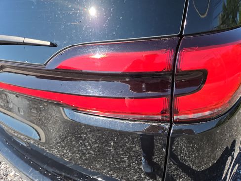 Used 2025 Chrysler Pacifica Select FWD image 18