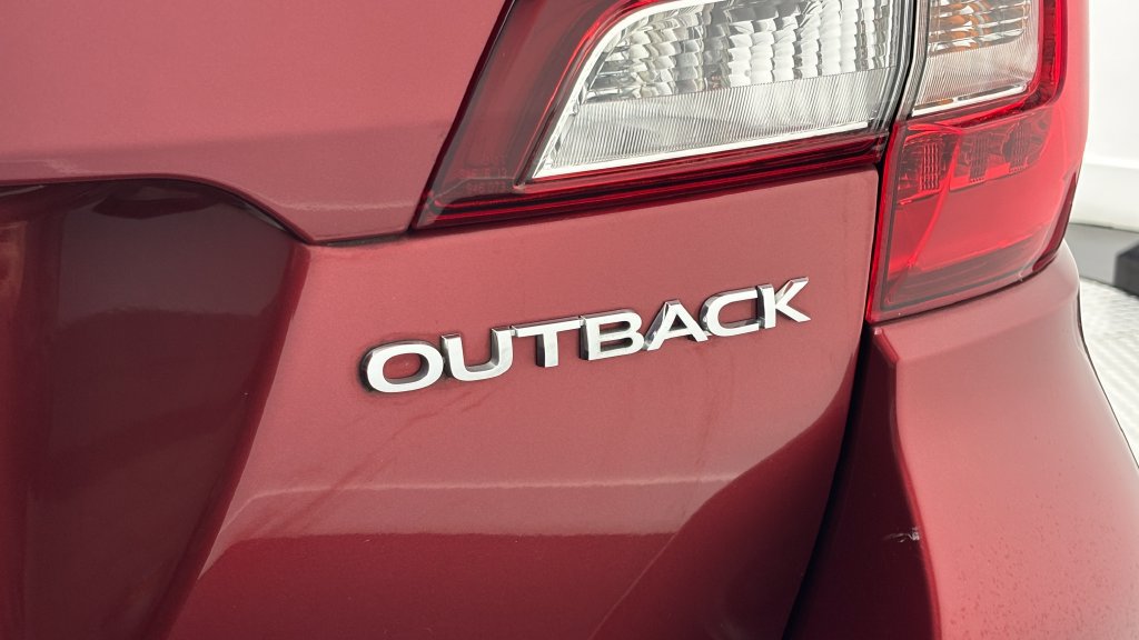 Used 2019 Subaru Outback 2.5i Limited AWD/4WD image 9