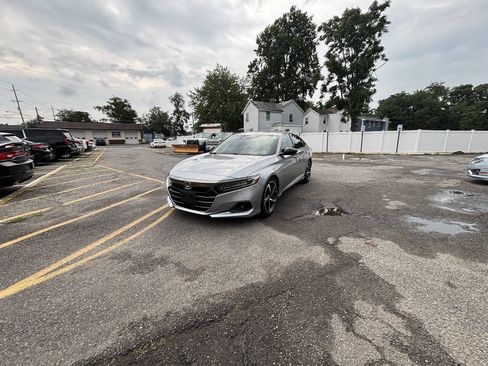 Used 2021 Honda Accord Sport image 2
