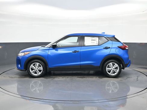 New 2025 Nissan Kicks Play S image 4
