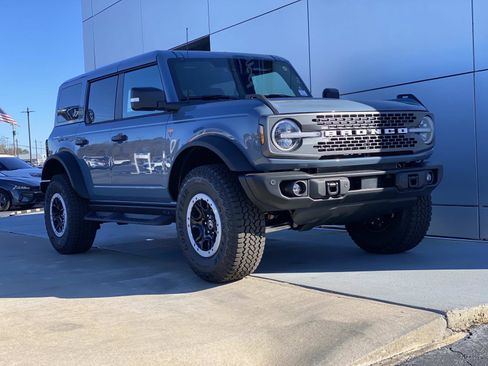 New 2025 Ford Bronco Badlands image 1