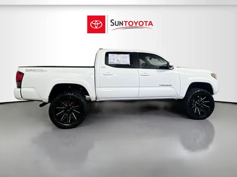 Used 2023 Toyota Tacoma SR5 w/ Technology Package image 2
