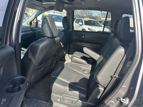 Used 2022 Honda Pilot Touring image 15