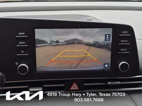 Used 2022 Hyundai Elantra SE FWD image 30