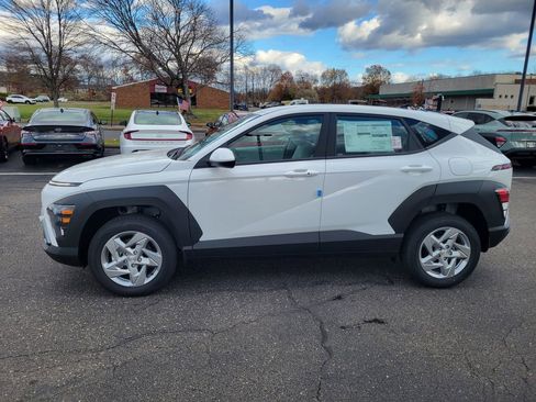 New 2026 Hyundai Kona SE image 8