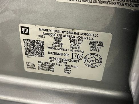 Used 2024 GMC Sierra 3500 SLT w/ SLT Convenience Package image 36