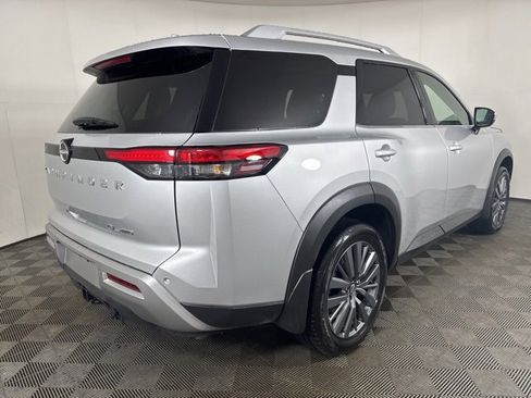 Used 2025 Nissan Pathfinder SL w/ SL Premium Package image 4