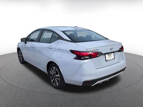 Used 2025 Nissan Versa SV image 11