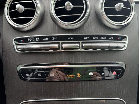 Used 2022 Mercedes-Benz GLC 300 4MATIC image 18