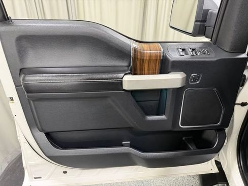 Used 2015 Ford F150 Lariat AWD/4WD image 17