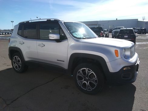 Used 2015 Jeep Renegade Limited image 4