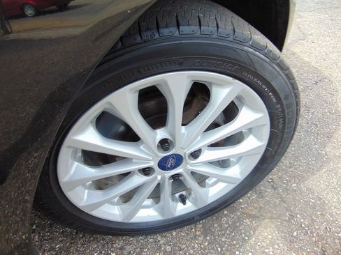 Used 2017 Ford Fiesta Titanium image 30