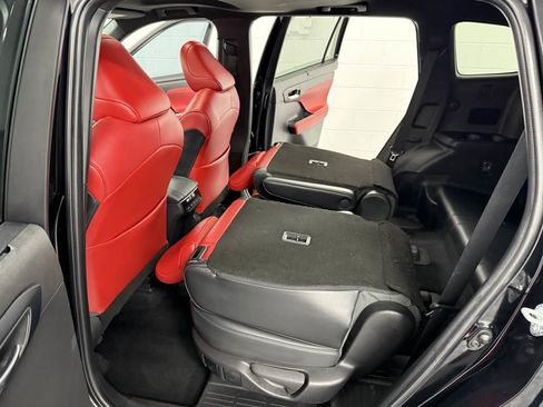 Used 2022 Toyota Highlander XSE image 15