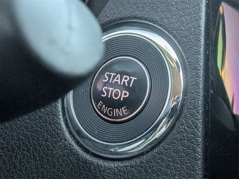 Used 2019 Nissan Rogue SV image 21